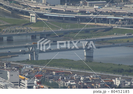 東京スカイツリーから望む:東武スカイツリーライン特急列車(日光詣スペーシア) 東京スカイツリーから望む:東武スカイツリーライン特急列車(日光詣スペーシア) 80452185