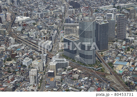 東京スカイツリーから望む：東武スカイツリーライン10050系（浅草⇔北千住） 80453731