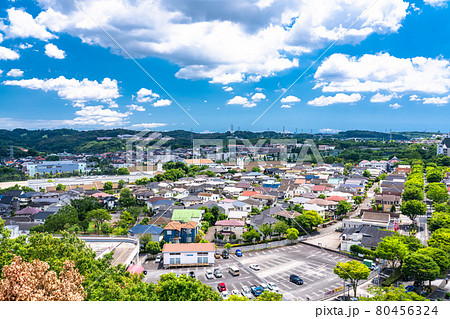 《東京都》東京郊外・住宅街の風景 《東京都》東京郊外・住宅街の風景 80456324