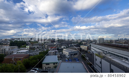 台風8号通過の後の関東の青空と白い雲 80458902