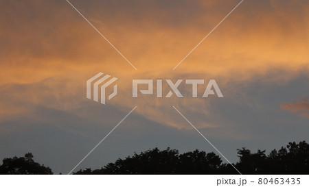 山中の夕暮れ 山中の夕暮れ 80463435