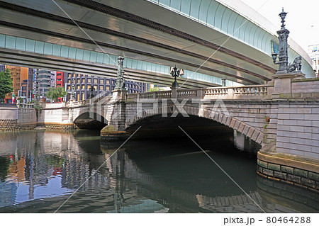 日本橋と首都高速都心環状線 80464288