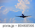 飛び立つB737 80468566
