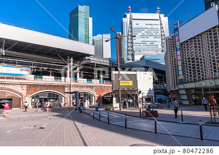 《東京都》新橋駅前・ビジネス街と繁華街 80472286