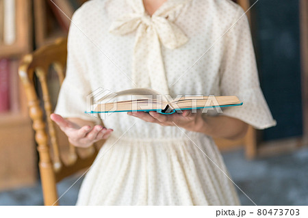 本好き女子 80473703