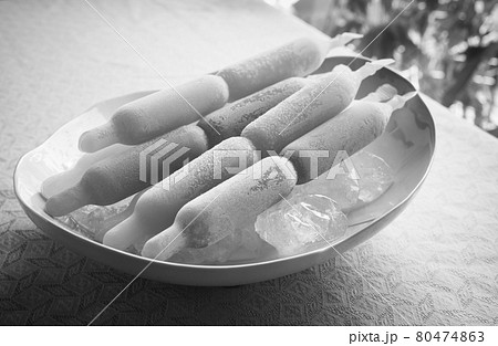 夏のおやつチューチューアイス　アイス　シャーベット　ポキッ 80474863