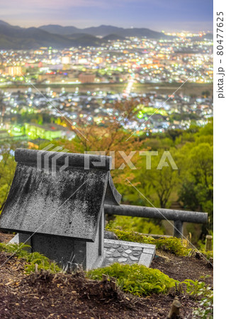 夜の野見宿禰神社から、たつの市の夜景を眺める（兵庫県たつの市龍野町北龍野）※作品コメント欄に撮影位置 80477625
