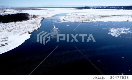 網走の冬の濤沸湖と斜里岳 網走の冬の濤沸湖と斜里岳 80477638