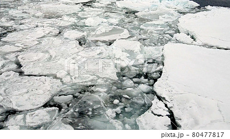 オホーツク海の流氷 80477817