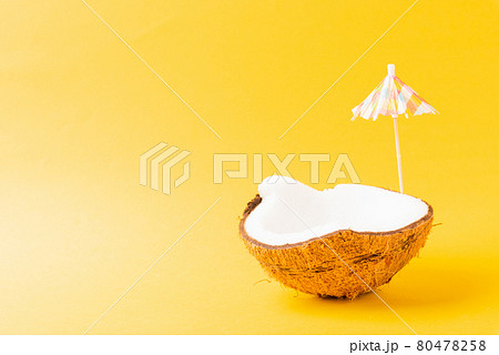 fresh coconut and sun umbrella 80478258