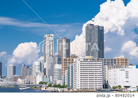 《東京都》東京ベイエリア・タワーマンション群と夏の空 《東京都》東京ベイエリア・タワーマンション群と夏の空 80482014