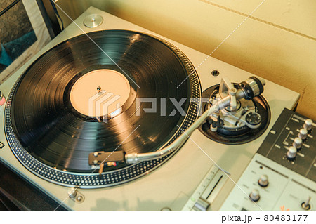 レコード レコード 80483177