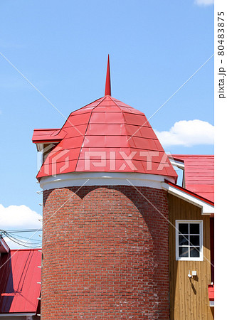 サイロ, レンガ, 青空, 屋外, 農業, 建物, 晴れ, 牧場, 赤レンガ, 収穫, 農作物 サイロ, レンガ, 青空, 屋外, 農業, 建物, 晴れ, 牧場, 赤レンガ, 収穫, 農作物 80483875