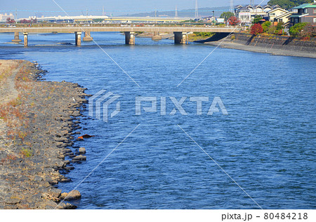 京都　宇治川の風景 80484218