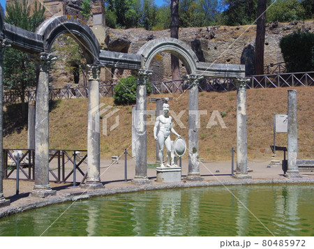 世界遺産　イタリア　ローマ近郊　ヴィッラアドリアーナ7 80485972