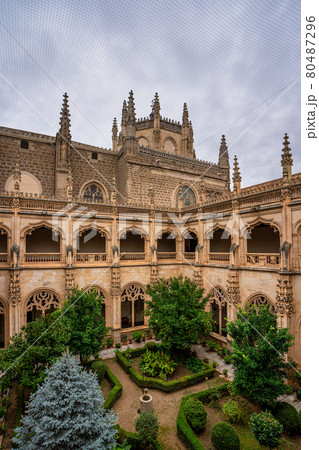Gothic atrium of Monastery of San Juan de los Reyes in the city of Toledo, Spain 80487296