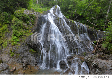 長野県松本市安曇乗鞍高原　小大野川に懸かる乗鞍三滝のひとつ三本滝 80490374