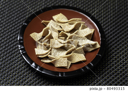 福井県大野市の郷土菓子「けんけら」 80493315