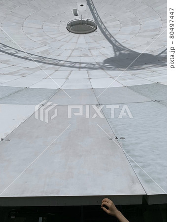 パラボラアンテナの表面 80497447