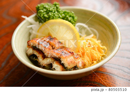 ウナギのかば焼きと酢の物 ウナギのかば焼きと酢の物 80503510