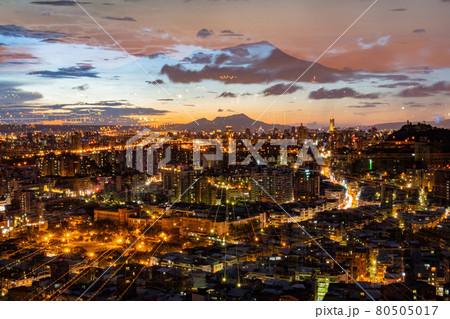 Sunset high angle view of the Jingmei area 80505017