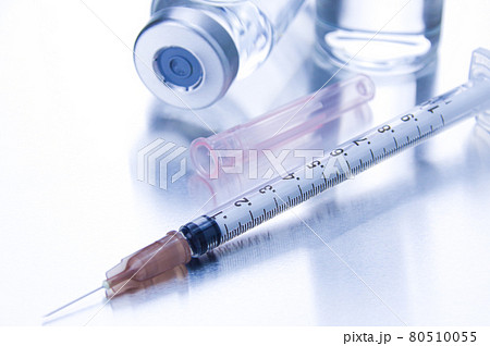 バイアル瓶と注射器 バイアル瓶と注射器 80510055