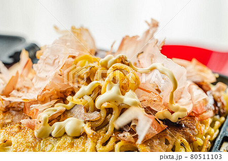 ホットサンドメーカーで作ったモダン焼き 80511103