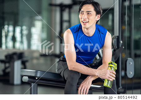 フィットネス　スポーツジム　トレーニング　エクササイズ 80514492