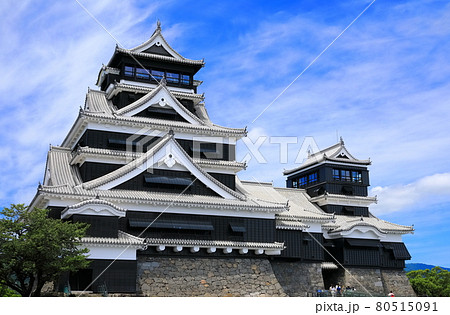 【熊本県】完全復旧した熊本城大天守と小天守 80515091