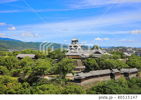 【熊本県】完全復旧した晴天下の熊本城 【熊本県】完全復旧した晴天下の熊本城 80515147