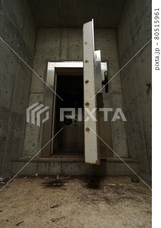 廃墟 三洋証券洗心寮 金庫 銀行 山梨県 山梨県南都留郡山中湖村 山中湖 80515961