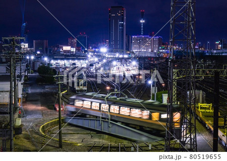 名古屋市　夜の名古屋車両区の転車台 80519655