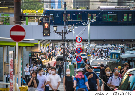 日本の東京都市景観 3千超…4度目宣言下、ついに東京3177人。渋谷は人流大爆発=7月28日 日本の東京都市景観 3千超…4度目宣言下、ついに東京3177人。渋谷は人流大爆発=7月28日 80528740