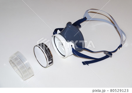 防毒マスクの構成パーツ（本体と吸収缶） 80529123