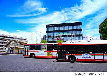 多治見駅前バス乗り場の風景 多治見駅前バス乗り場の風景 80529744