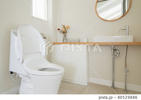 トイレ　洗面所　お手洗い　wc　化粧室 80529886