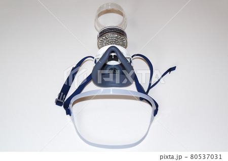 防毒マスクの構成パーツ(本体と吸収缶) 防毒マスクの構成パーツ(本体と吸収缶) 80537031