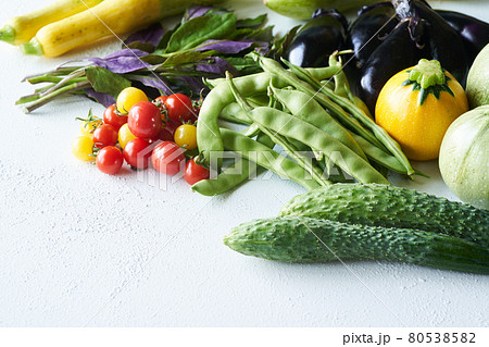 色々な夏野菜 80538582