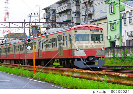 是政駅を出発する西武多摩川線 是政駅を出発する西武多摩川線 80539024
