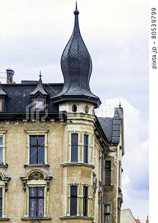 Vintage architecture of Old Town in Torun, Poland 80539799