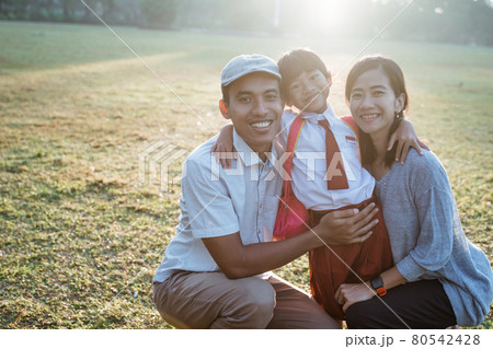 family asian with their primary school student kid family asian with their primary school student kid 80542428