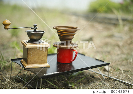 コーヒーセット　キャンプギア　キャンプ場の楽しみ方　早朝のコーヒー　ゆっくり入れる一杯のコーヒー 80542673