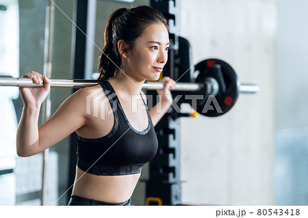 フィットネス　スポーツジム　筋トレ　トレーニング　エクササイズ 80543418