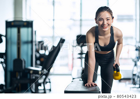 フィットネス スポーツジム 筋トレ トレーニング エクササイズの写真 