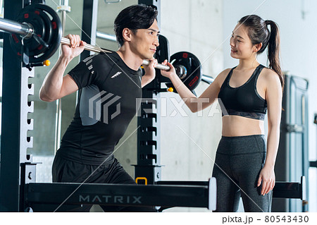 フィットネス　スポーツジム　筋トレ　トレーニング　エクササイズ 80543430