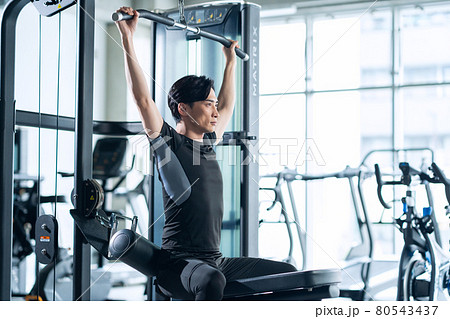 フィットネス　スポーツジム　筋トレ　トレーニング　エクササイズ 80543437