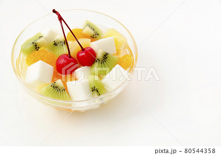牛乳寒天入りフルーツポンチの写真素材