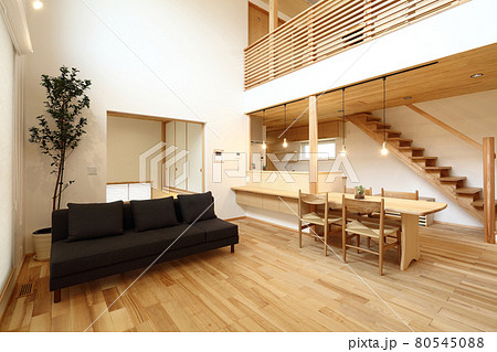 お洒落なリビングダイニングキッチン イメージ 80545088