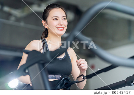 フィットネス スポーツジム トレーニング エクササイズ フィットネス スポーツジム トレーニング エクササイズ 80545417