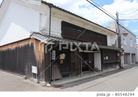 中山道 太田宿にある「旧小松屋」 80548294